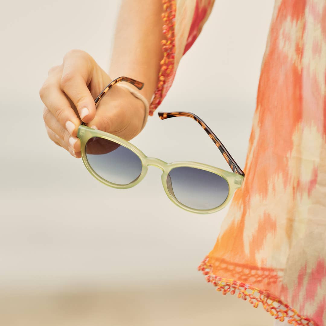 BP10293 - Lake - Milky Jade Green / Honey Tortoise Temples